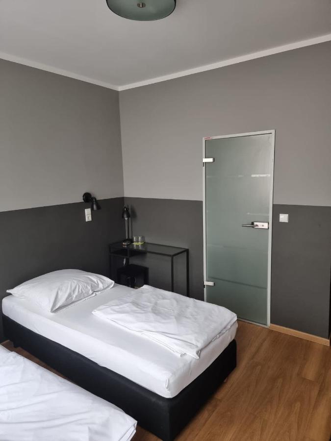 Hotel Fly ' In Жак Офенбах Екстериор снимка